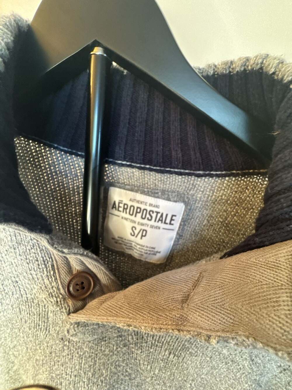 Aeropostale Knit Sweater Size S/P Gray Button Placket
